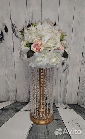 Стойка с цветами