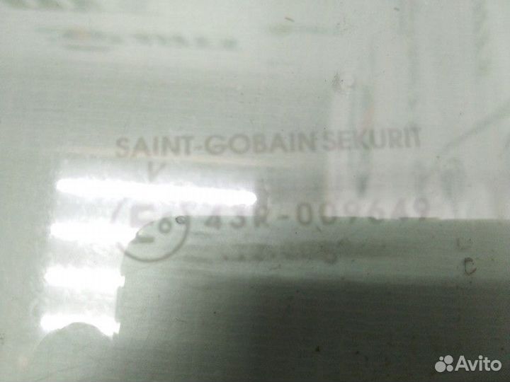 Стекло двери задней Mazda 3
