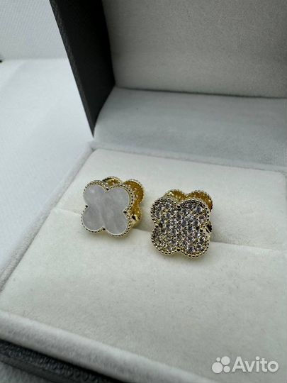 Серьги пусеты van cleef в золоте