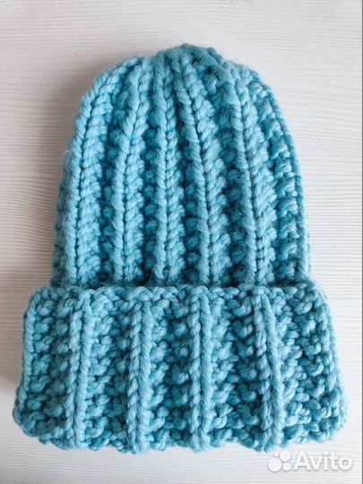 Шапка вязаная, объемная