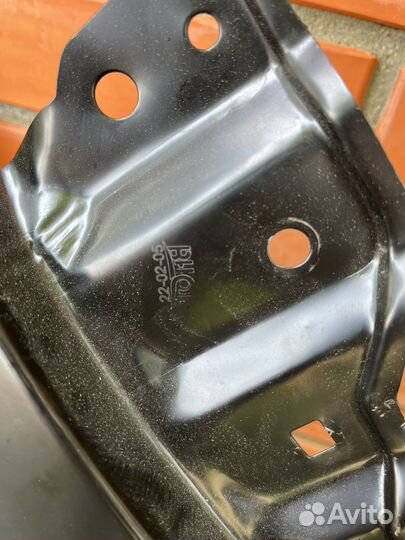 Крыло правое Таета прадо 150 рест