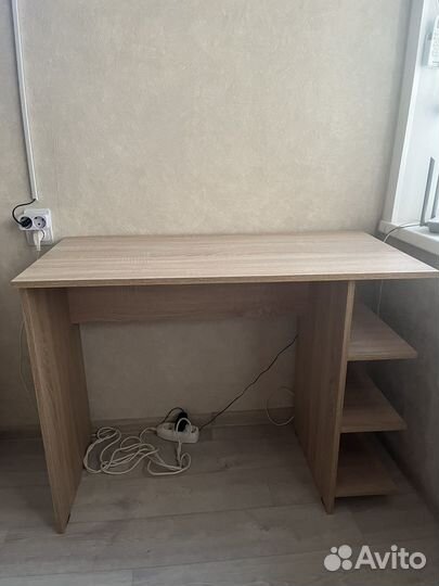 Письменный стол