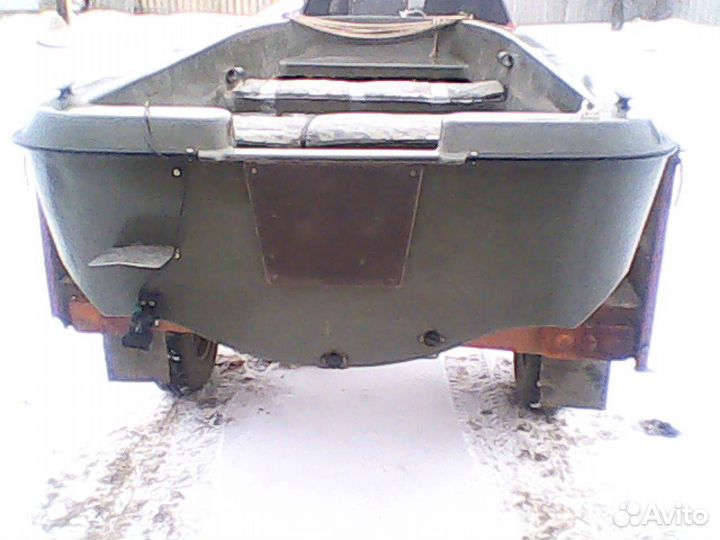 Пластиковая лодка