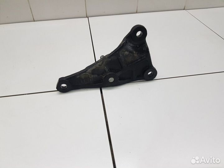 Кронштейн опоры кпп (Haval F7)