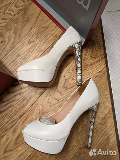 Туфли белые кожаные