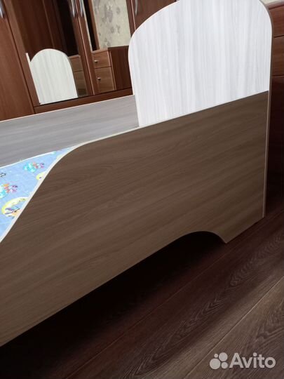 Детская кровать от 3 лет с бортиками, с матрасом