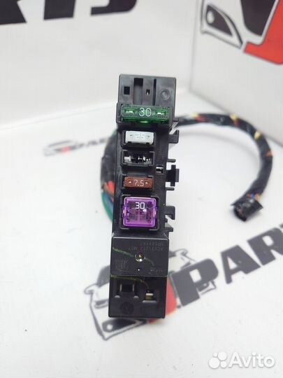 Блок реле Mitsubishi Outlander II (2005—2009)