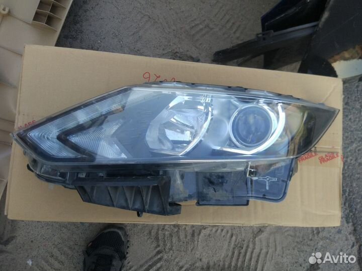 Фара передняя левая Nissan Qashqai J11