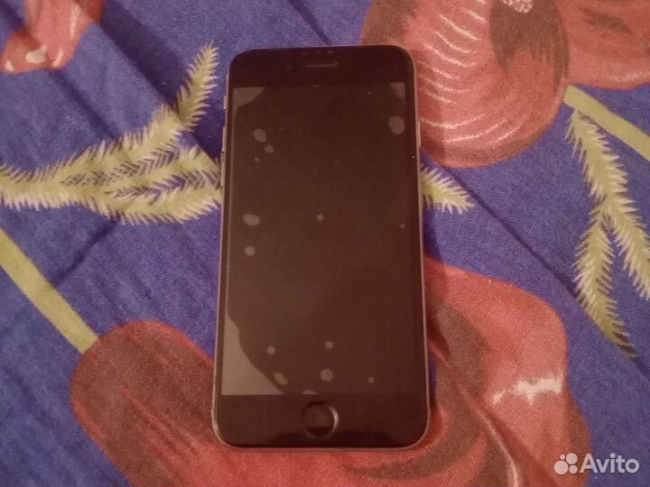 Телефон iPhone 6
