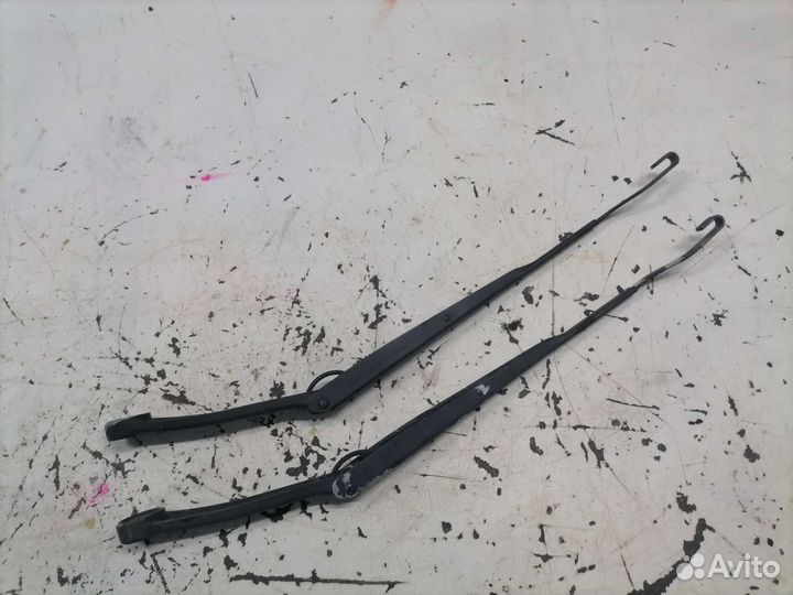 Поводки дворников Nissan Bluebird 14