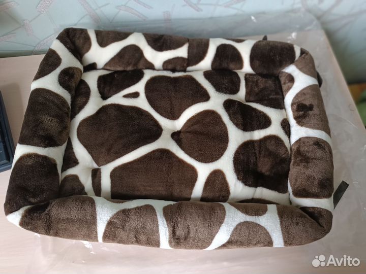 Когтеточка столбик для кошки и лежанка новые