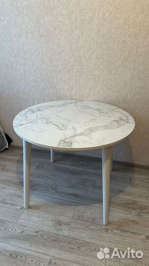 Кухонный стол