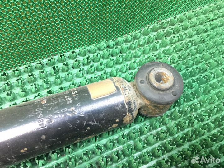 Амортизатор задний Toyota Yaris 2 P90 2szfe