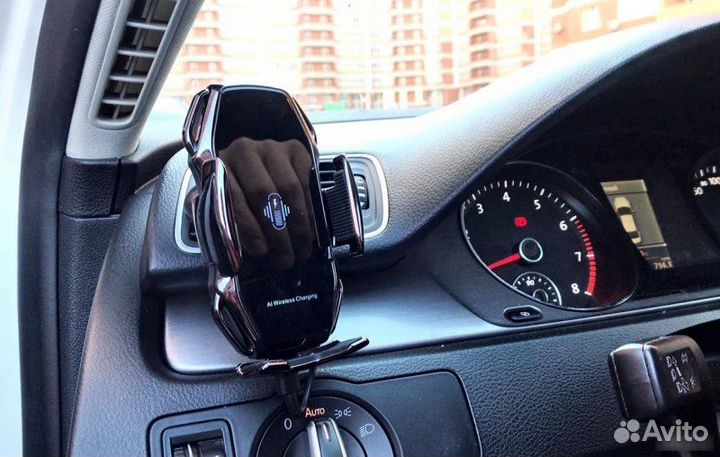 Беспроводная зарядка в авто 15W chrome
