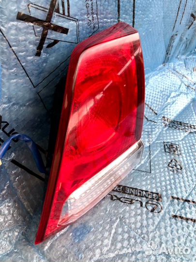 Фонарь багажника задний правый Toyota Lc 200