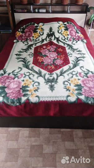 Плед и 3 подушки