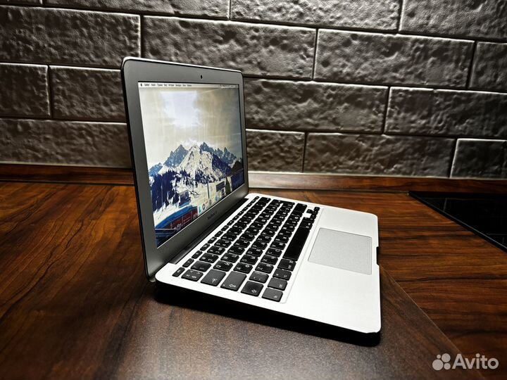 Apple Macbook Air 11 mid 2012