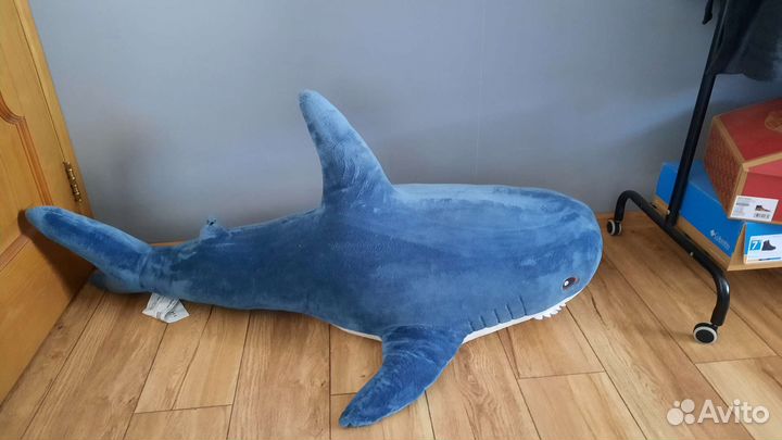Мягкие игрушки. Большая акула
