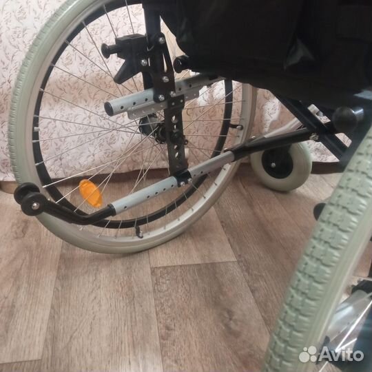 Инвалидное кресло-коляска