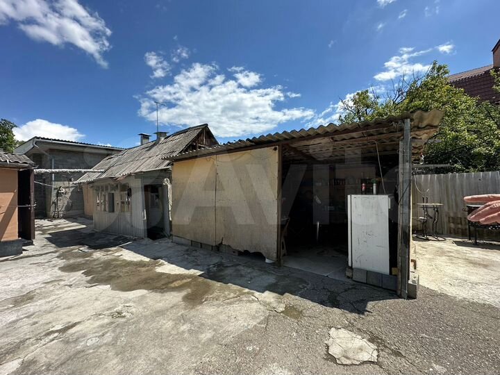 Продам помещения и земельный участок