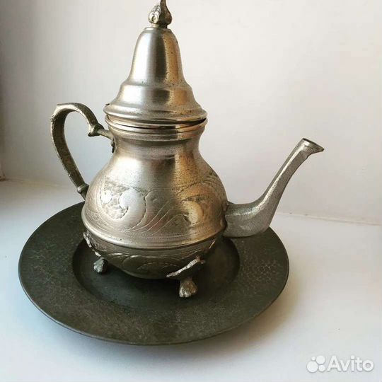 Металлический посеребренный матовый чайник, антик