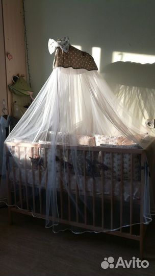 Балдахин с держателем и подушечками -бортиками