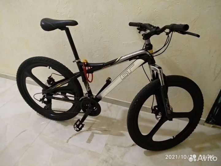 Велосипед GT