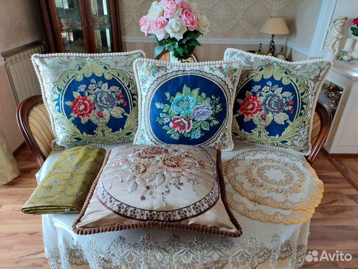 Подушки декоративные 50 на 50 см. 4 штуки