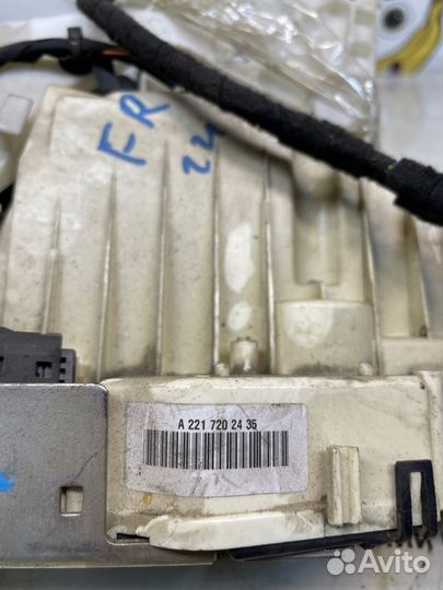 Замок двери передний правый Mercedes-Benz S-Class