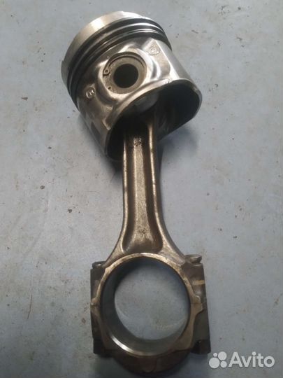 Продам поршня 4d56
