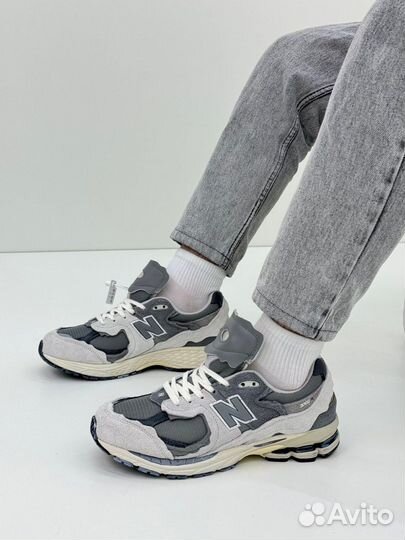 NEW balance 2002r LUX в сером цвете