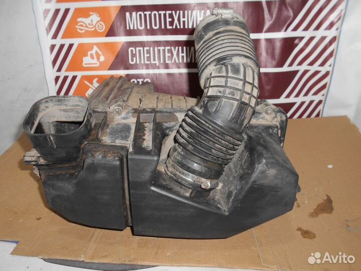 Корпус воздушного фильтра Peugeot 407