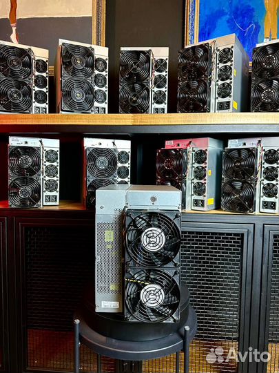 Асик Antminer Bitmain L7 9300MH в офисе