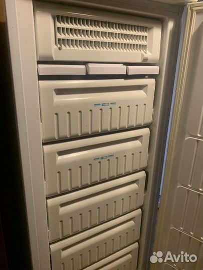 Морозильная камера Stinol106