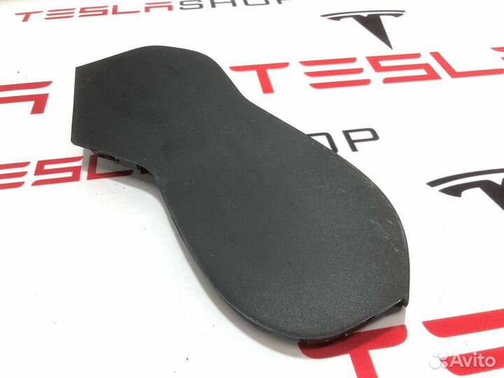Накладка декоративная сиденья 2-го ряда Tesla
