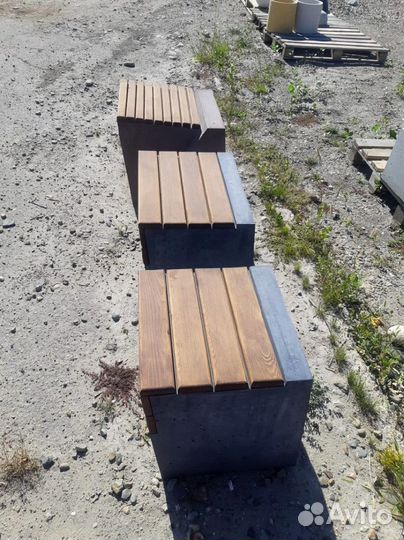 Бетонная скамейка