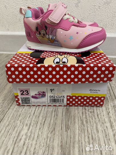 Кроссовки для девочки