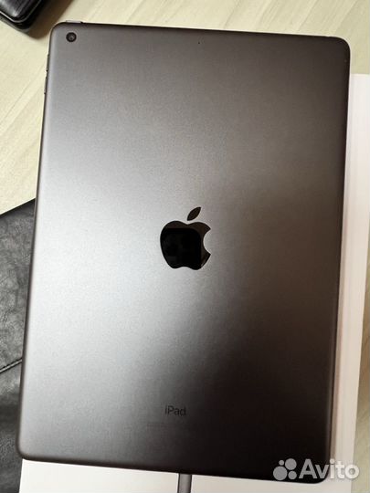 Apple iPad 8 10,2 дюйма - коробка + чек