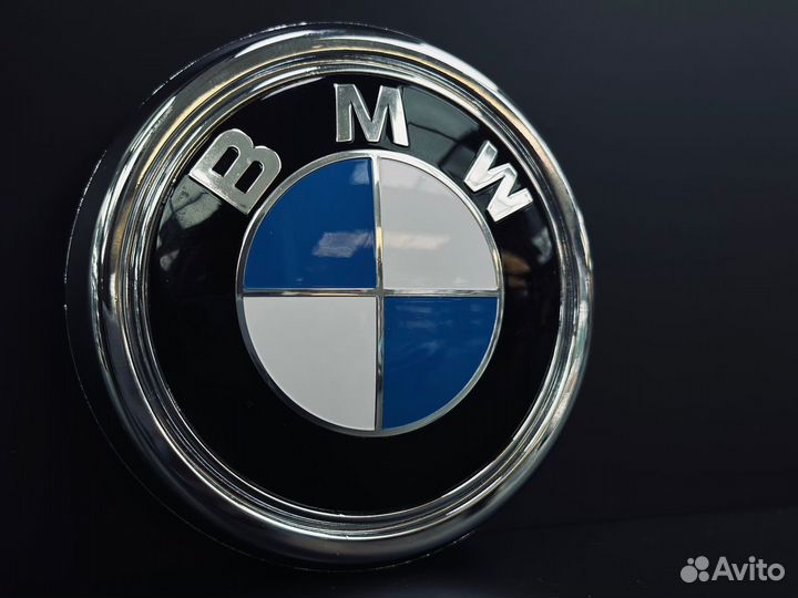 Эмблема bmw f15