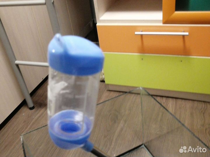 Терариум для хомяков с наполнителем и поилкай