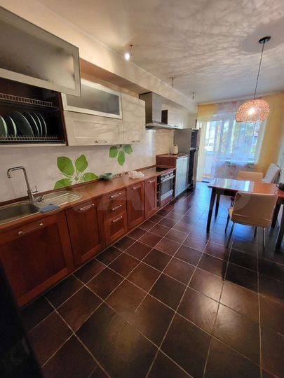 2-к. квартира, 52 м², 2/9 эт.