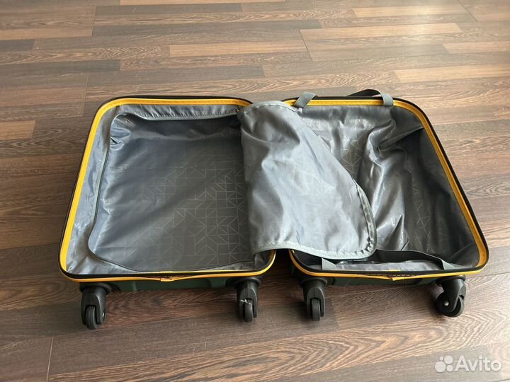 Чемодан на колесах ручная кладь новый