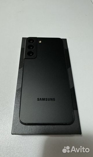 Samsung Galaxy S22, 8/256 ГБ