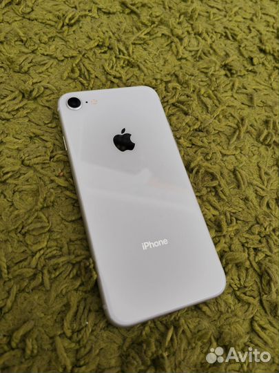 iPhone 8, 64 ГБ