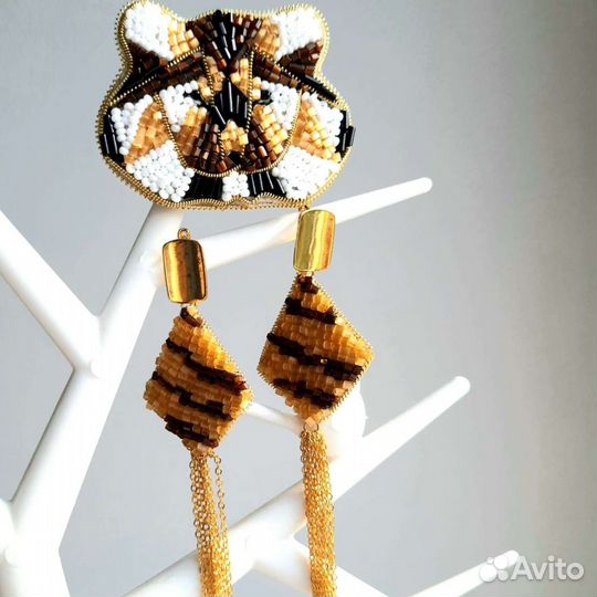 Брошь ручной работы