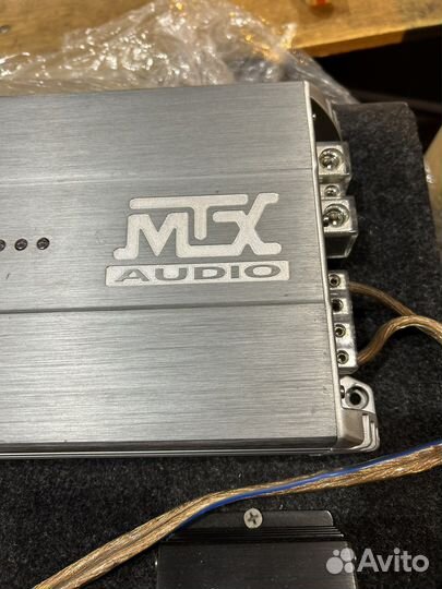 Автомобильный усилитель звука