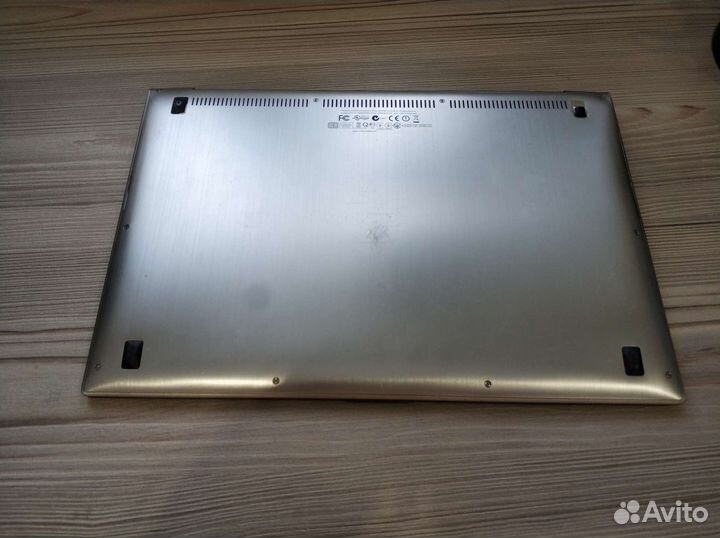 Asus Zenbook i7 4gb 256gb IPS fhd