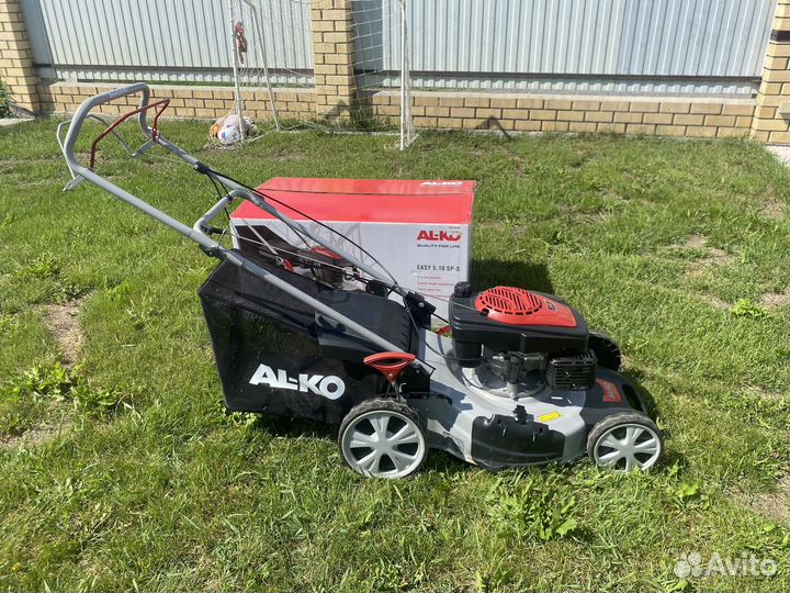 Газонокосилка бензиновая самоходная