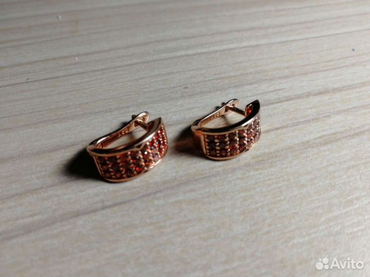 Серьги женские