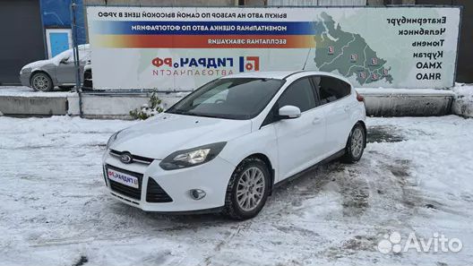 Стекло кузовное глухое правое Ford Focus 3 2010630
